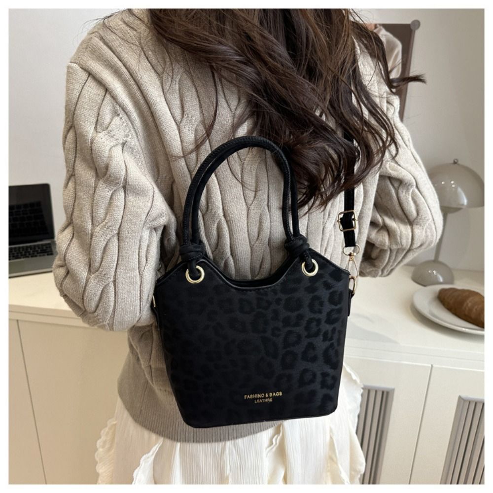 Portable Leopard Print Shoulde - Leather Backpack Vintage ulasan dan harga