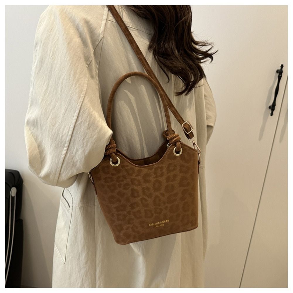 Portable Leopard Print Shoulde - Leather Backpack Vintage ulasan dan harga